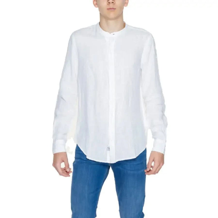 White button-up shirt with mandarin collar from Blauer Men Shirt collection