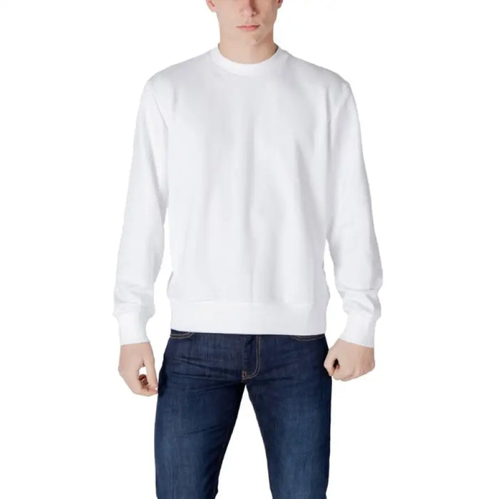 White crewneck sweatshirt from Colmar Originals for men, ideal for casual wear