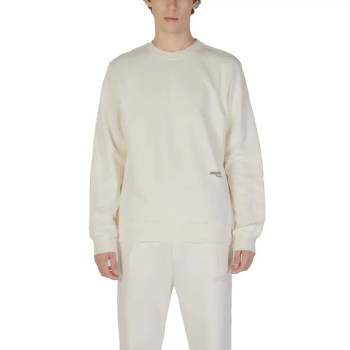 White crewneck sweatshirt with minimal design details from Underclub Men’s collection