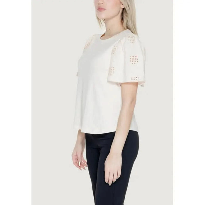 White top with cutouts, short sleeve - urban city style clothing on Jacqueline De Yong