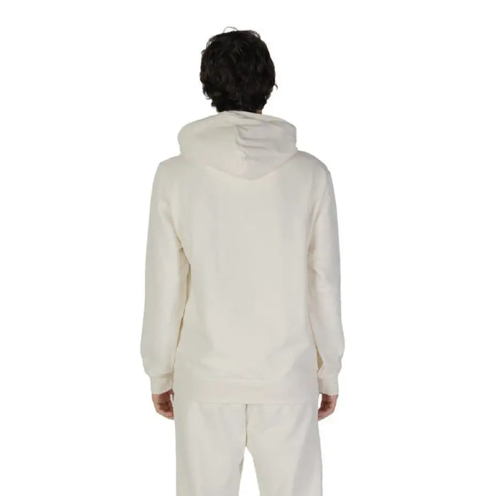 White hooded sweatsuit back view from Underclub for Men’s Fall and Winter collection