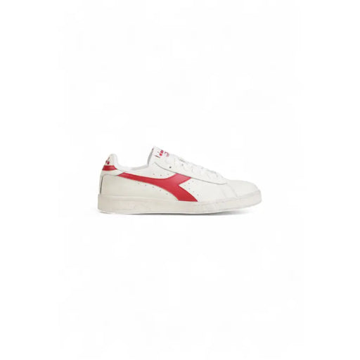 White and red retro-style Diadora Men Sneakers featuring a distinctive side logo