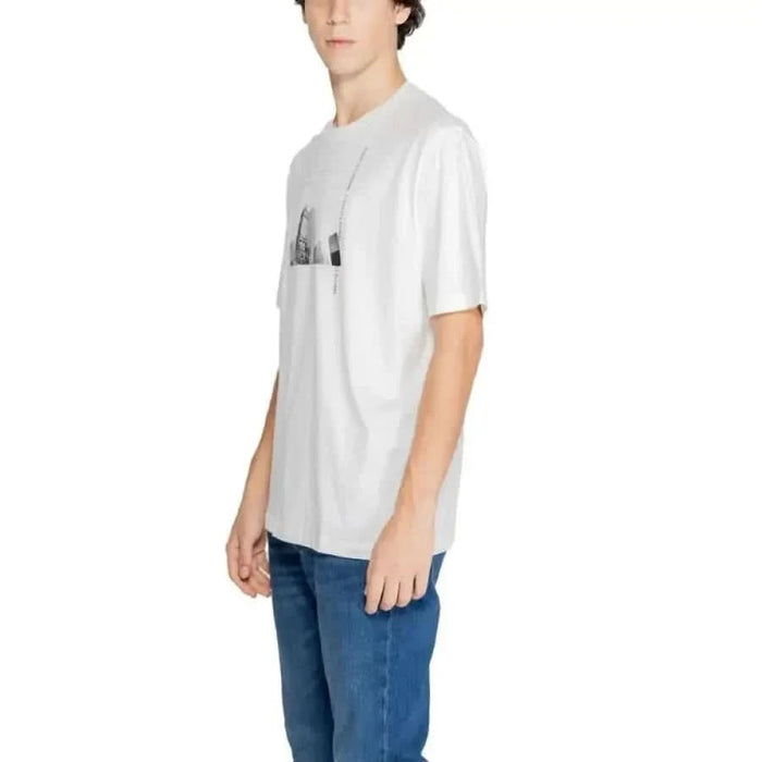 White Armani Exchange men t-shirt with a simple graphic design for Fall Winter collection