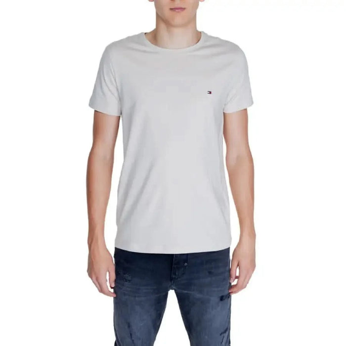 Tommy Hilfiger Men T-Shirt: White with a small logo on chest