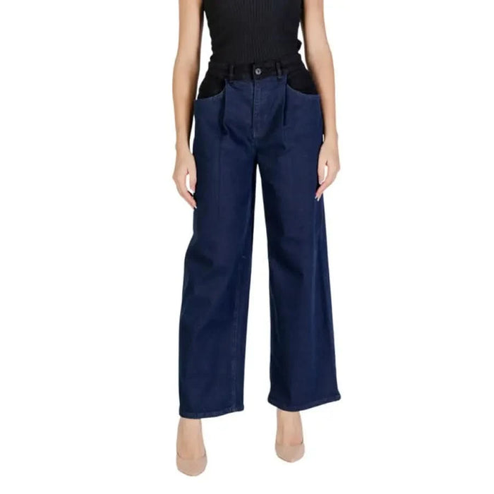 Wide-leg navy blue denim jeans with cropped ankle length from Ichi Women Trousers