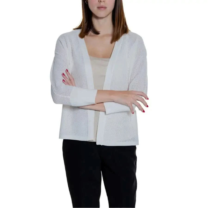 Urban style Street One woman in a white cardigan sweater - Clothing by Street One