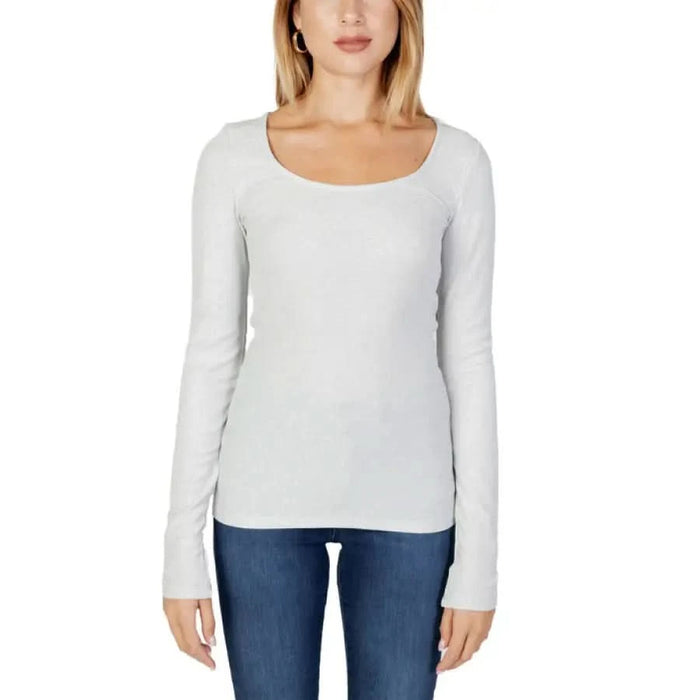 Vila Clothes woman in white sweater - Vila Clothes Women Knitwear showcase