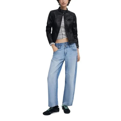 Desigual Women’s Black Zip Jacket with Round Neck paired with wide-leg jeans outfit