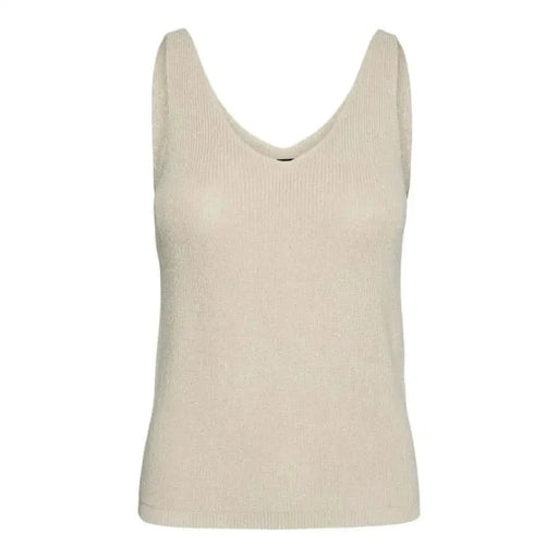 Vero Moda beige women’s tank top, embodying urban city fashion