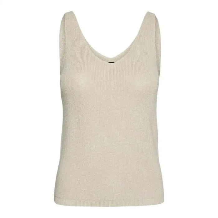 Vero Moda beige women’s tank top, embodying urban city fashion